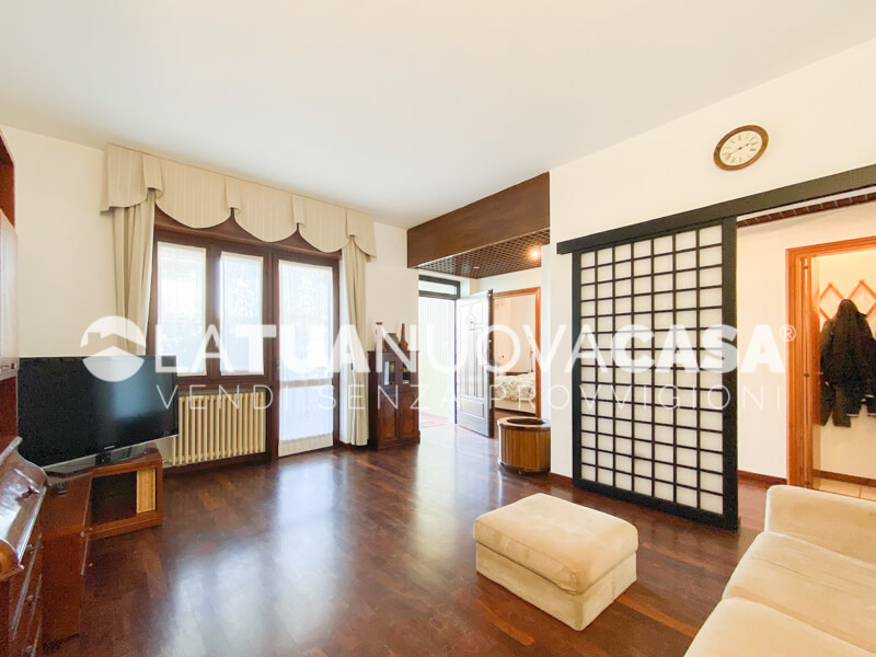 Porzione di villa bifamiliare a Bareggio - Rif. VEBRG1089