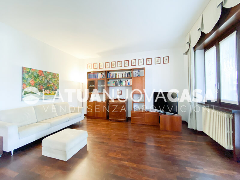 Porzione di villa bifamiliare a Bareggio - Rif. VEBRG1089