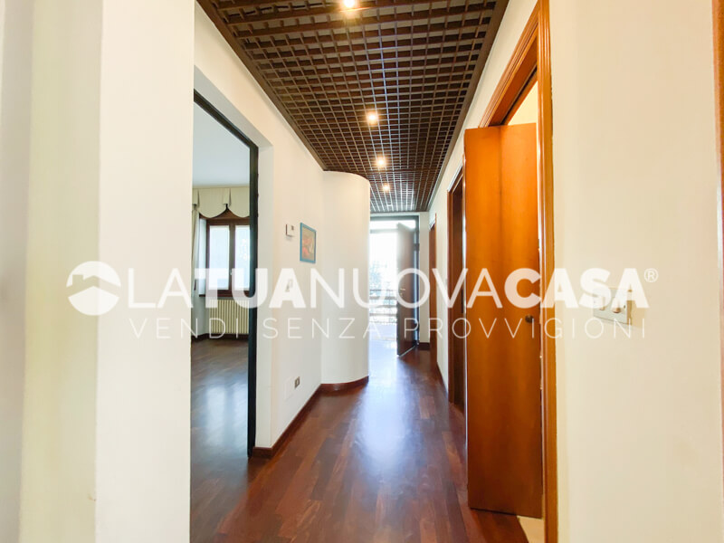 Porzione di villa bifamiliare a Bareggio - Rif. VEBRG1089