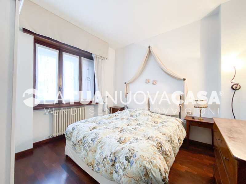 Porzione di villa bifamiliare a Bareggio - Rif. VEBRG1089