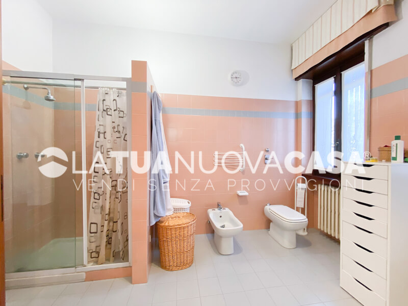 Porzione di villa bifamiliare a Bareggio - Rif. VEBRG1089
