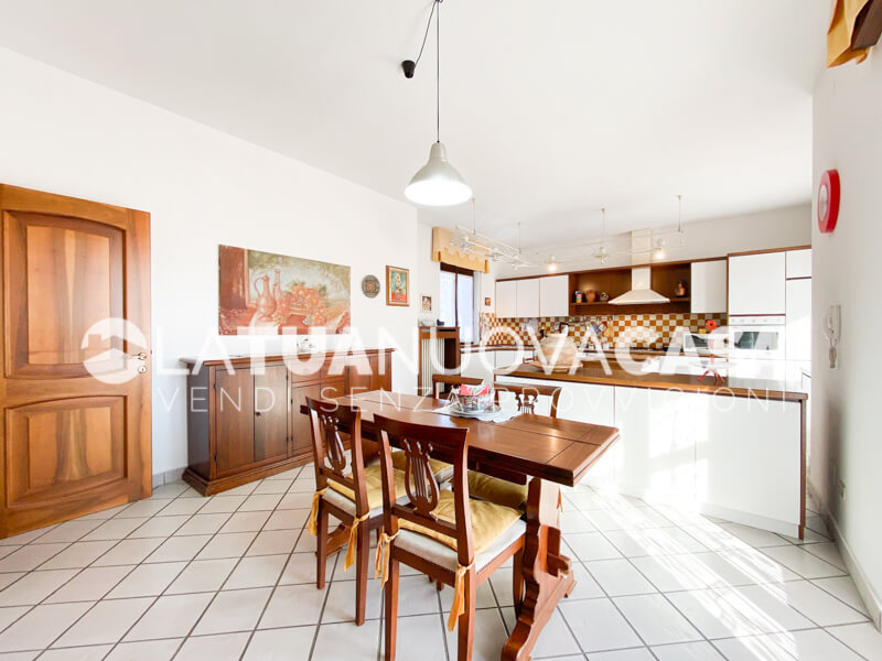 Porzione di villa bifamiliare a Bareggio - Rif. VEBRG1089