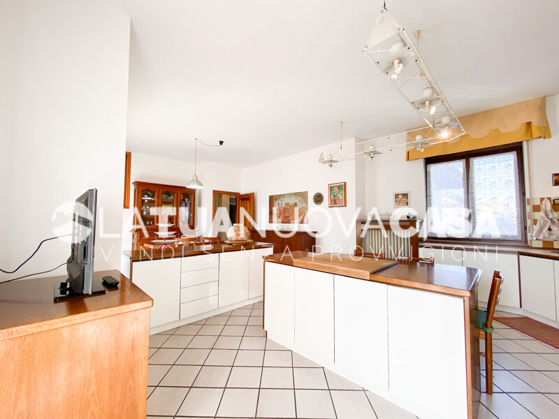 Porzione di villa bifamiliare a Bareggio - Rif. VEBRG1089