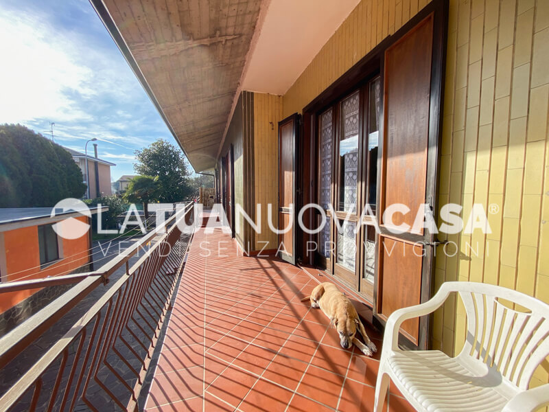Porzione di villa bifamiliare a Bareggio - Rif. VEBRG1089
