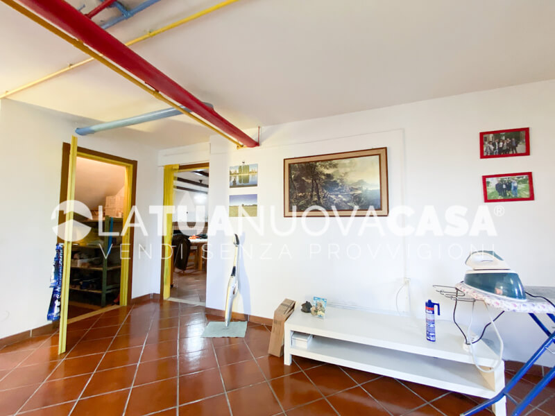 Porzione di villa bifamiliare a Bareggio - Rif. VEBRG1089