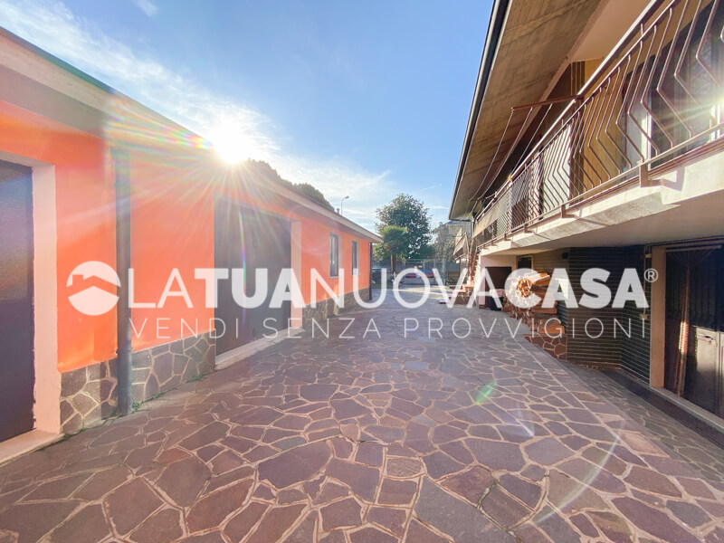 Porzione di villa bifamiliare a Bareggio - Rif. VEBRG1089