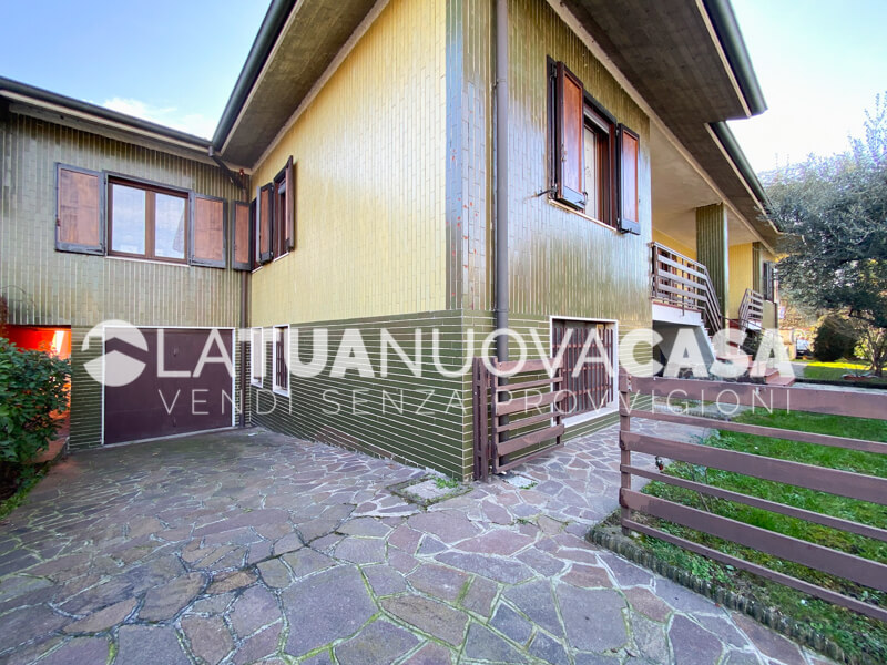 Porzione di villa bifamiliare a Bareggio - Rif. VEBRG1089