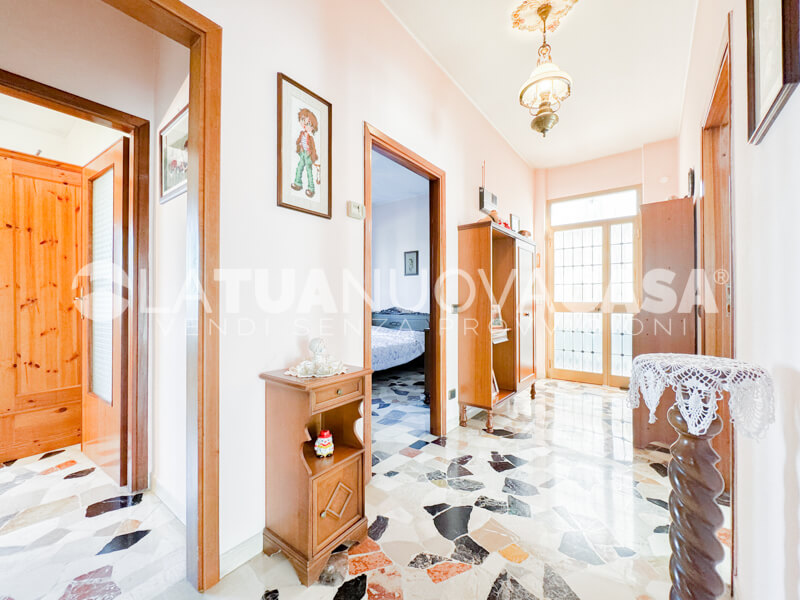 Villa singola da ristrutturare a Bareggio, con giardino - Rif. VEBRG1092