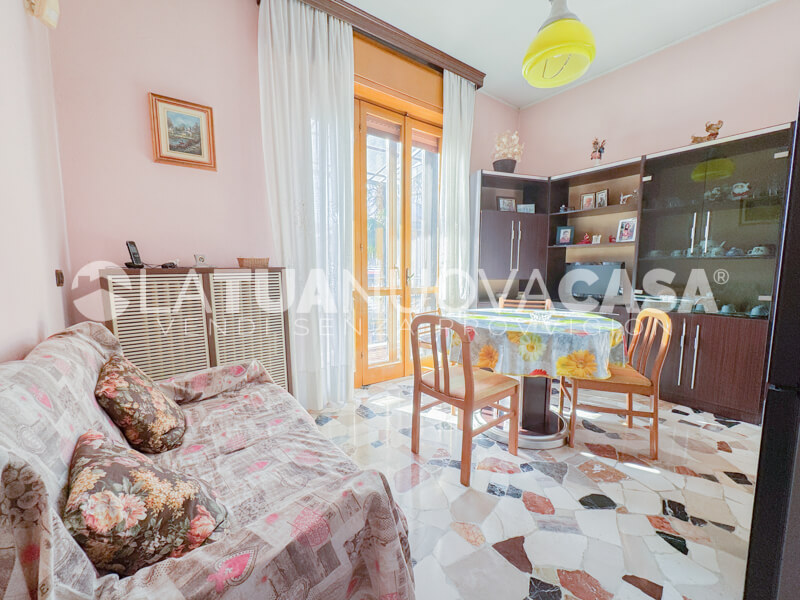 Villa singola da ristrutturare a Bareggio, con giardino - Rif. VEBRG1092