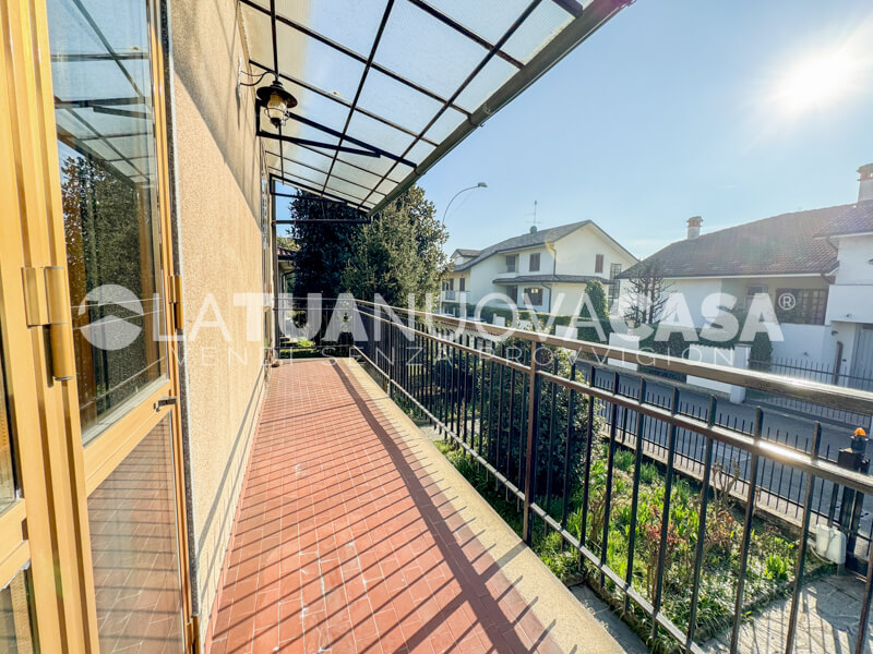 Villa singola da ristrutturare a Bareggio, con giardino - Rif. VEBRG1092