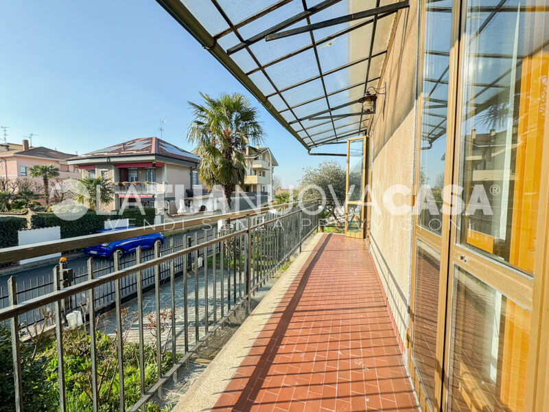 Villa singola da ristrutturare a Bareggio, con giardino - Rif. VEBRG1092