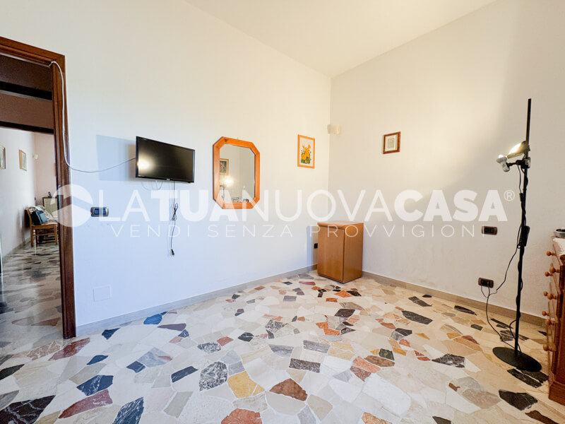 Villa singola da ristrutturare a Bareggio, con giardino - Rif. VEBRG1092