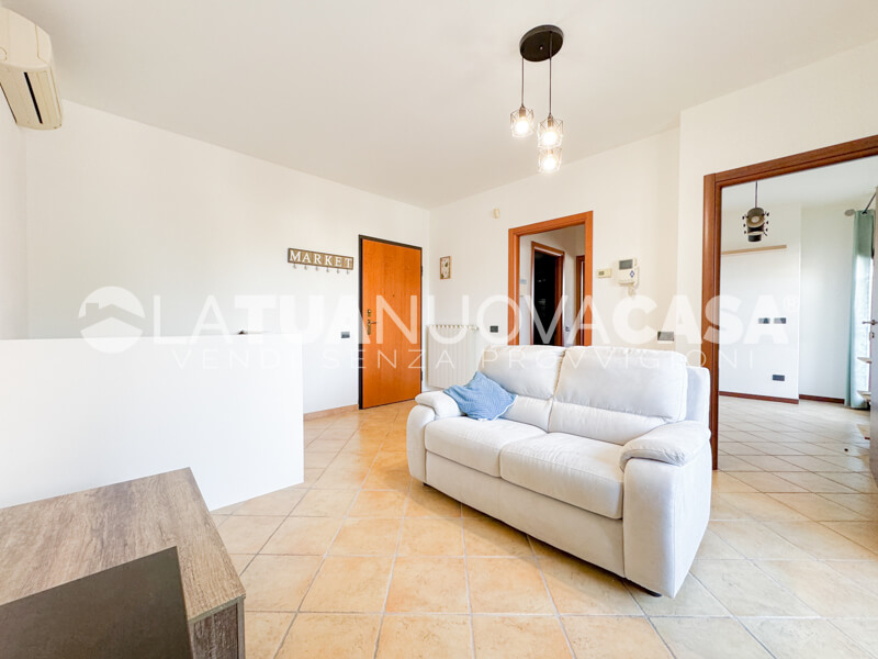 Trilocale su due livelli in affitto, a Bareggio - Rif. AFBRG1094