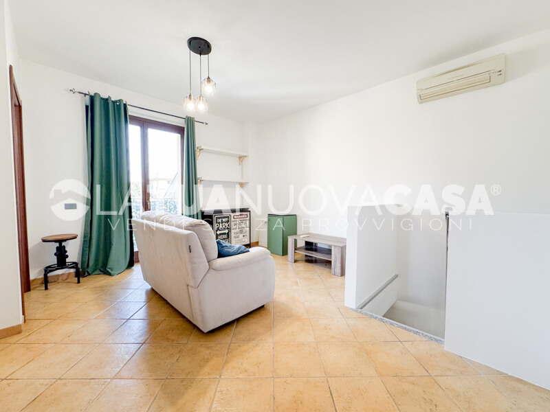 Trilocale su due livelli in affitto, a Bareggio - Rif. AFBRG1094