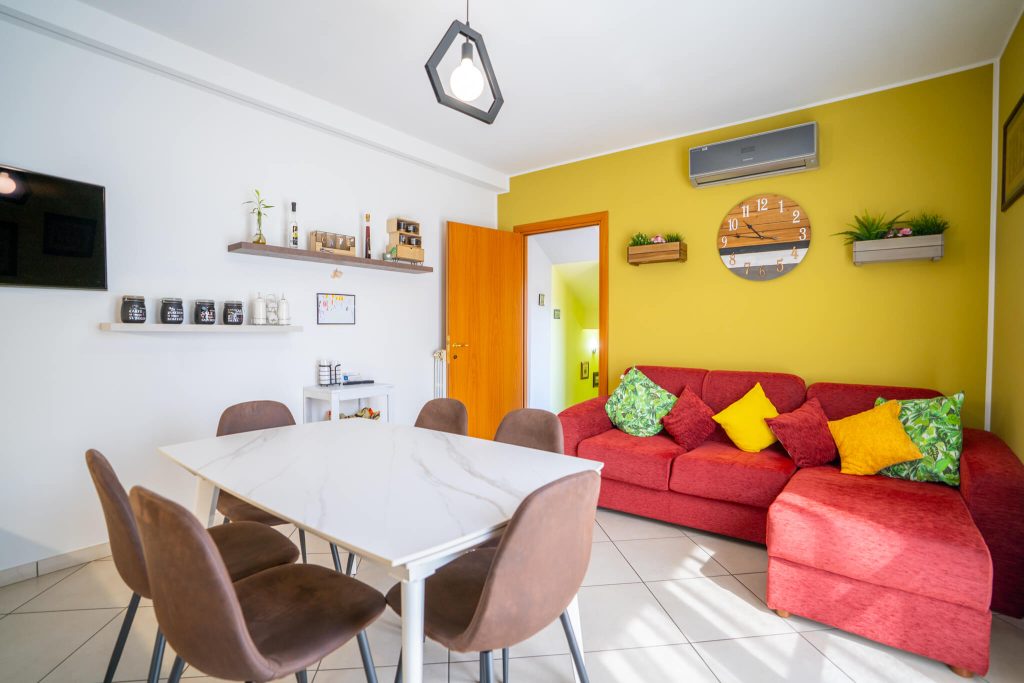 Villa unifamiliare su tre livelli, a Bareggio - Rif. VEBRG1104
