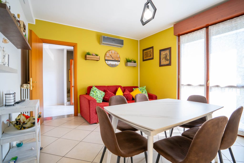 Villa unifamiliare su tre livelli, a Bareggio - Rif. VEBRG1104