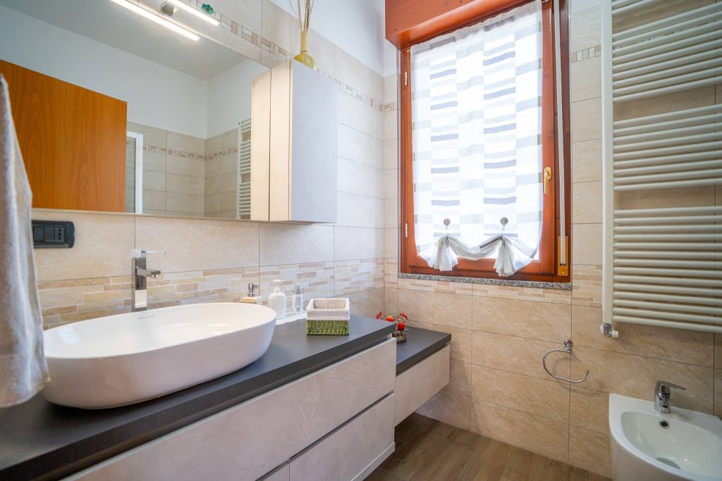 Villa unifamiliare su tre livelli, a Bareggio - Rif. VEBRG1104