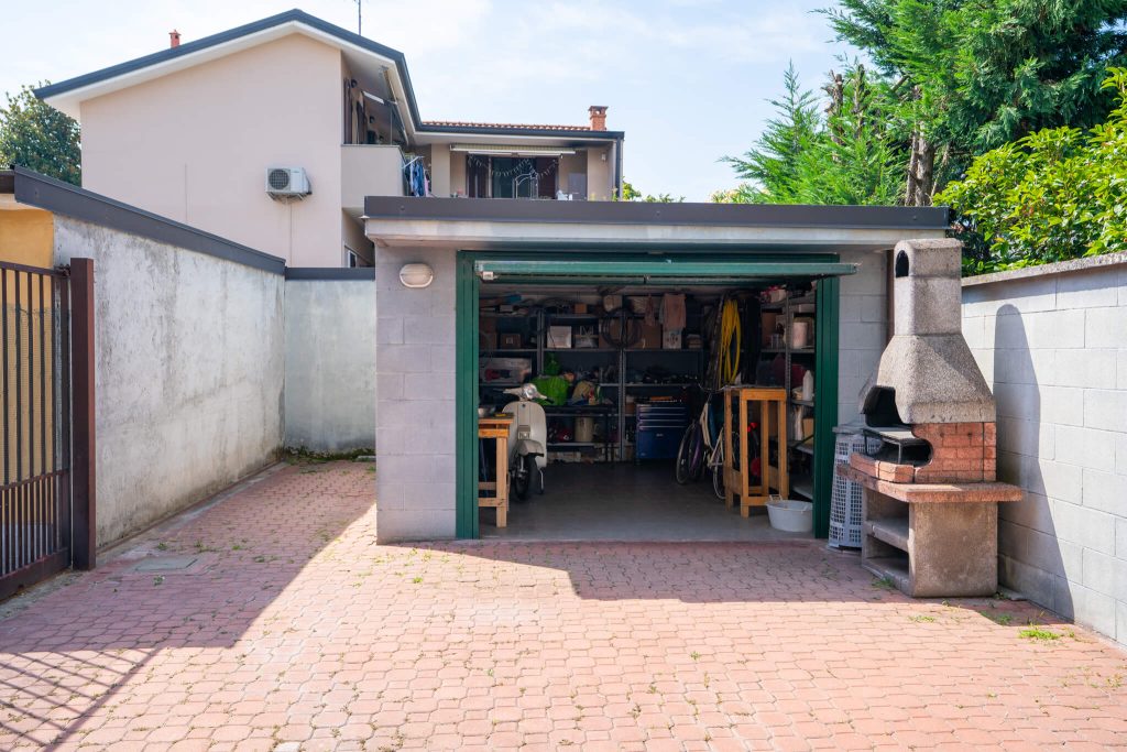 Villa unifamiliare su tre livelli, a Bareggio - Rif. VEBRG1104