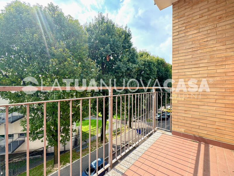 Bilocale da ristrutturare con cantina e box, a Bareggio - Rif. VEBRG1100