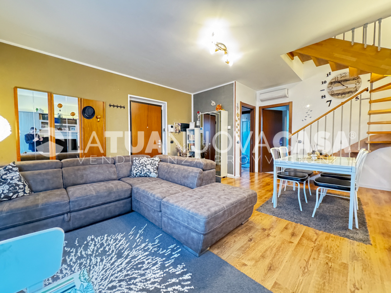 Trilocale duplex con terrazzo, cantina e box a Bareggio - Rif. VEBRG1107
