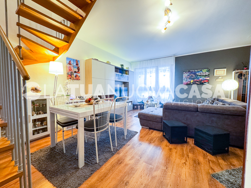 Trilocale duplex con terrazzo, cantina e box a Bareggio - Rif. VEBRG1107