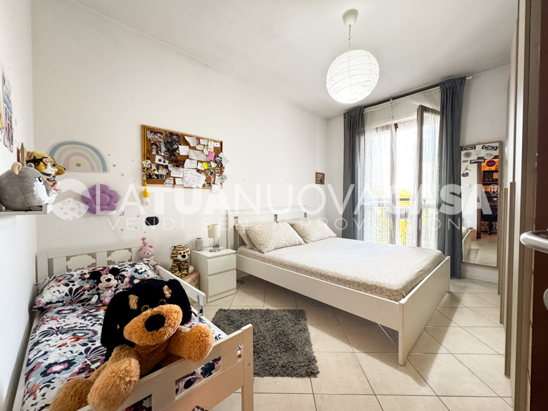 Trilocale duplex con terrazzo, cantina e box a Bareggio - Rif. VEBRG1107