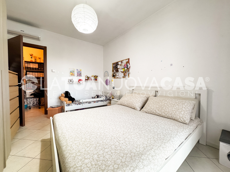 Trilocale duplex con terrazzo, cantina e box a Bareggio - Rif. VEBRG1107
