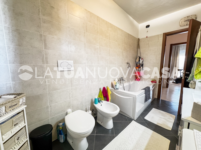 Trilocale duplex con terrazzo, cantina e box a Bareggio - Rif. VEBRG1107