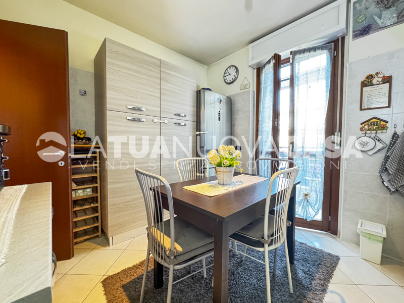 Trilocale duplex con terrazzo, cantina e box a Bareggio - Rif. VEBRG1107