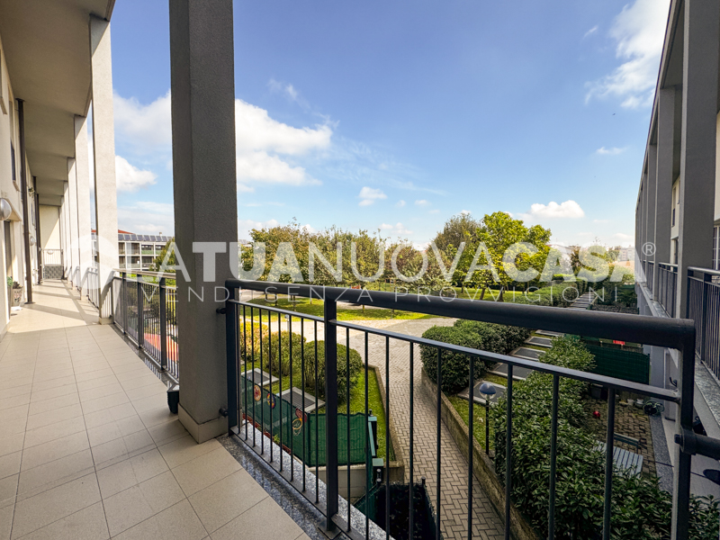 Trilocale duplex con terrazzo, cantina e box a Bareggio - Rif. VEBRG1107