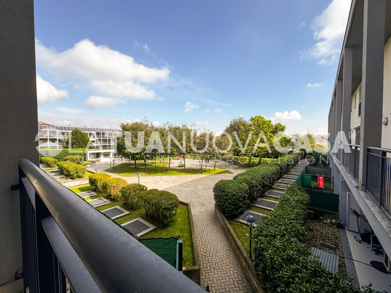 Trilocale duplex con terrazzo, cantina e box a Bareggio - Rif. VEBRG1107