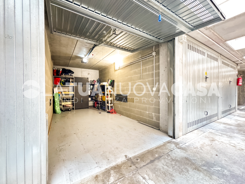 Trilocale duplex con terrazzo, cantina e box a Bareggio - Rif. VEBRG1107