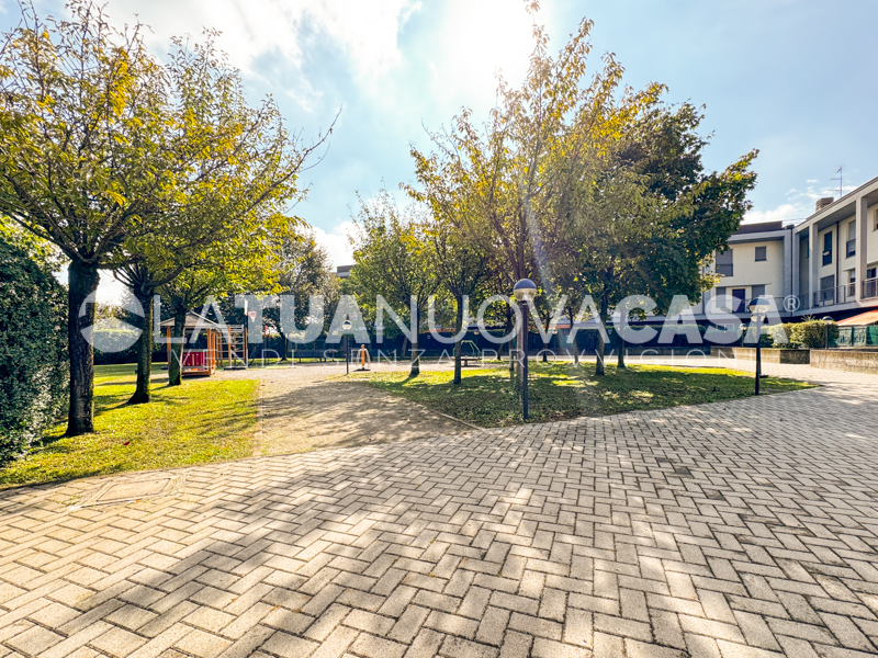 Trilocale duplex con terrazzo, cantina e box a Bareggio - Rif. VEBRG1107