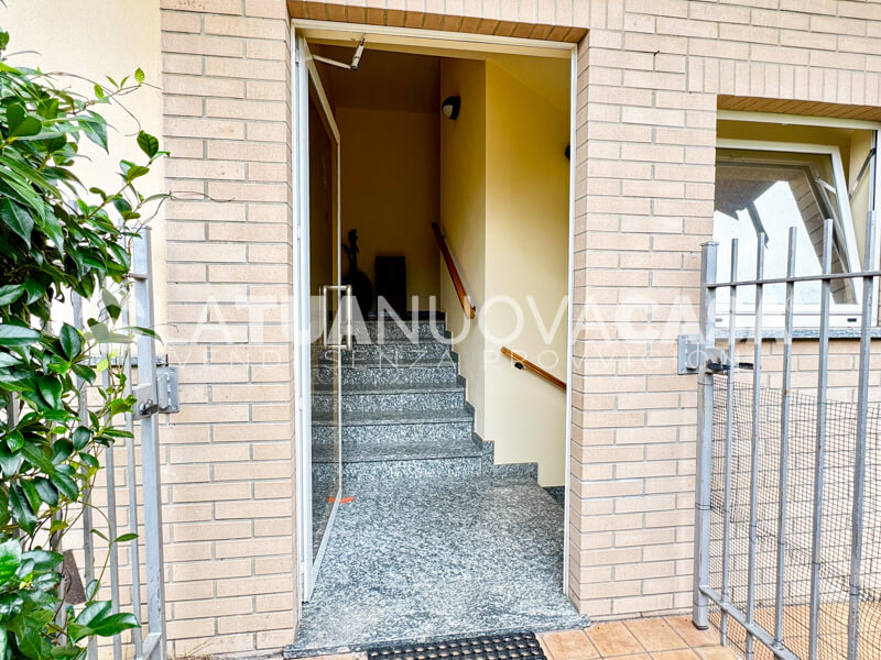 Trilocale soppalcato, con cantina e box doppio ad Arluno - Rif. VEARL1105