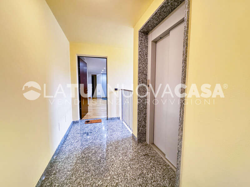 Trilocale soppalcato, con cantina e box doppio ad Arluno - Rif. VEARL1105
