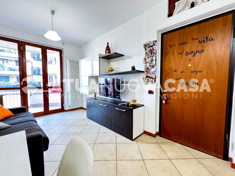 Monolocale con terrazzo e cantina, a Bareggio - Rif. VEBRG1111
