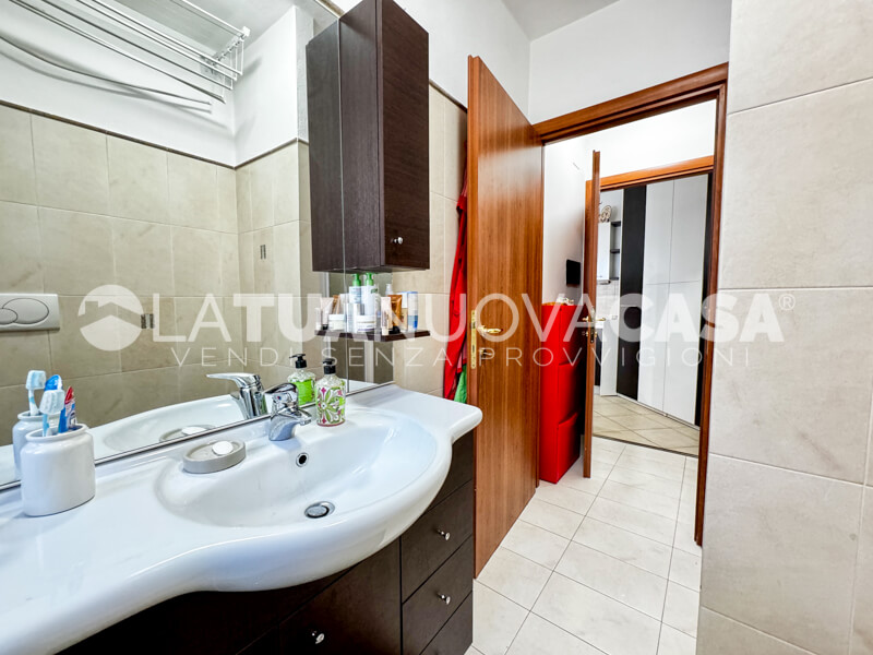 Monolocale con terrazzo e cantina, a Bareggio - Rif. VEBRG1111
