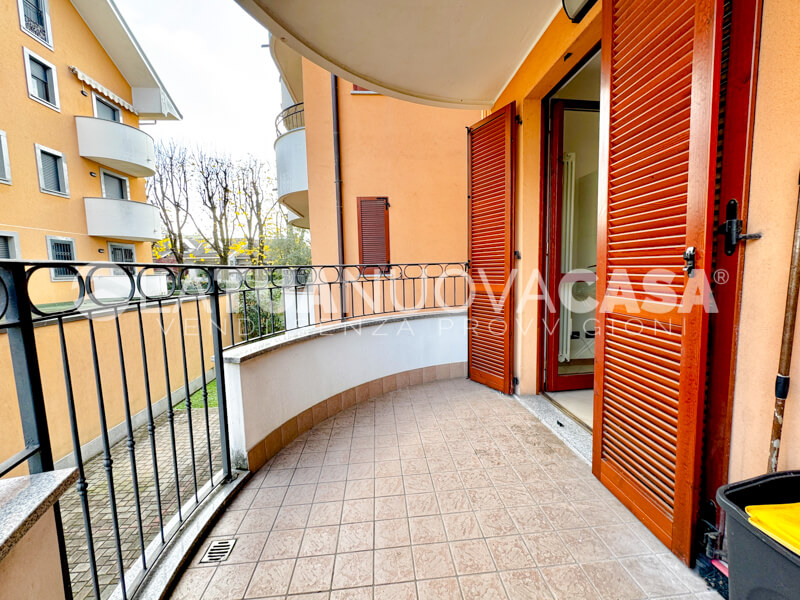 Monolocale con terrazzo e cantina, a Bareggio - Rif. VEBRG1111