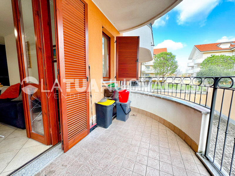 Monolocale con terrazzo e cantina, a Bareggio - Rif. VEBRG1111
