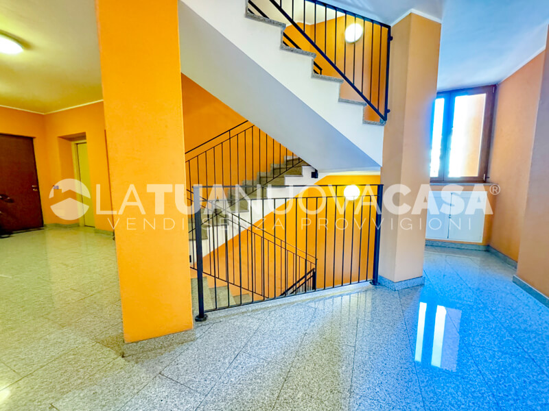 Monolocale con terrazzo e cantina, a Bareggio - Rif. VEBRG1111