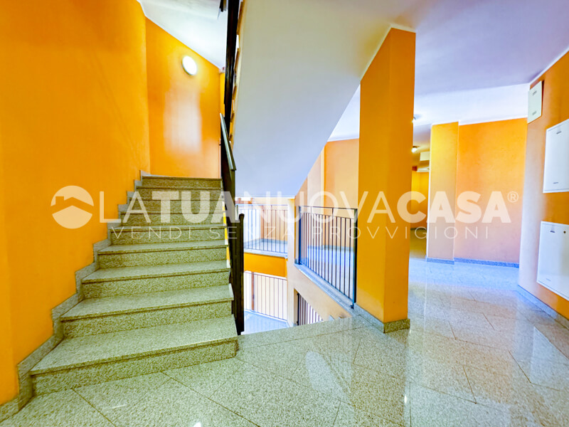 Monolocale con terrazzo e cantina, a Bareggio - Rif. VEBRG1111