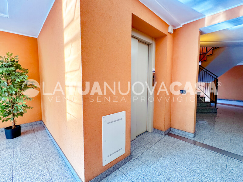 Monolocale con terrazzo e cantina, a Bareggio - Rif. VEBRG1111