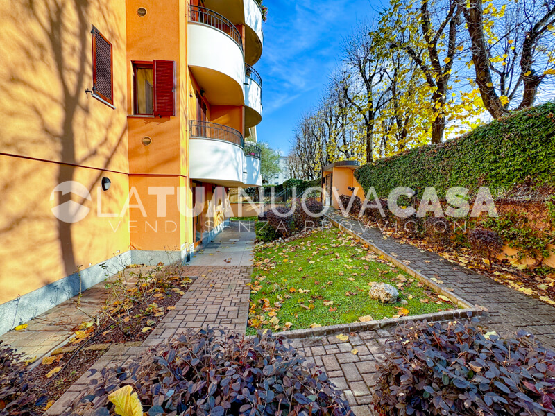 Monolocale con terrazzo e cantina, a Bareggio - Rif. VEBRG1111
