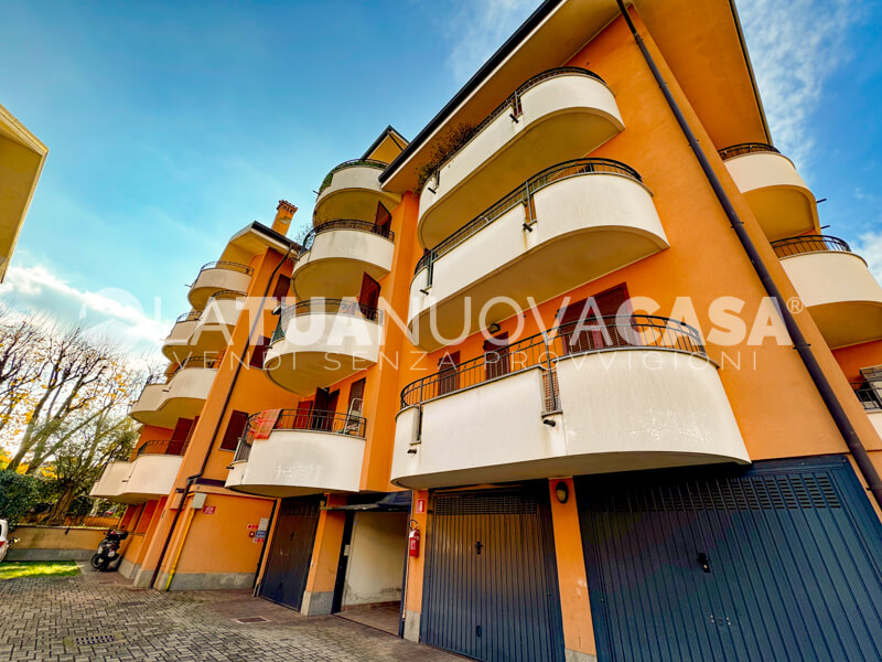 Monolocale con terrazzo e cantina, a Bareggio - Rif. VEBRG1111
