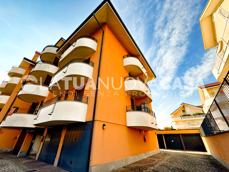 Monolocale con terrazzo e cantina, a Bareggio - Rif. VEBRG1111