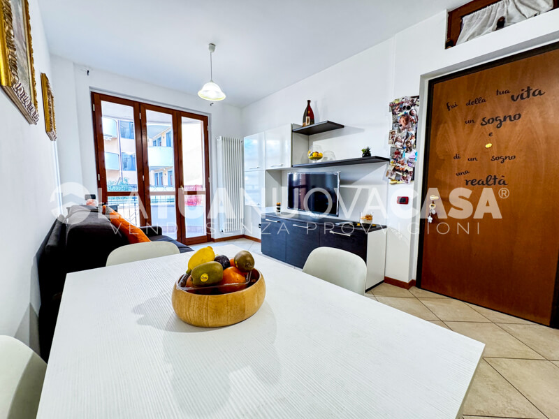 Monolocale con terrazzo e cantina, a Bareggio - Rif. VEBRG1111