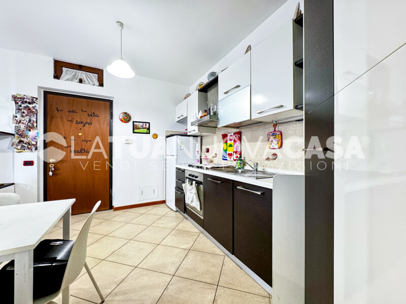Monolocale con terrazzo e cantina, a Bareggio - Rif. VEBRG1111
