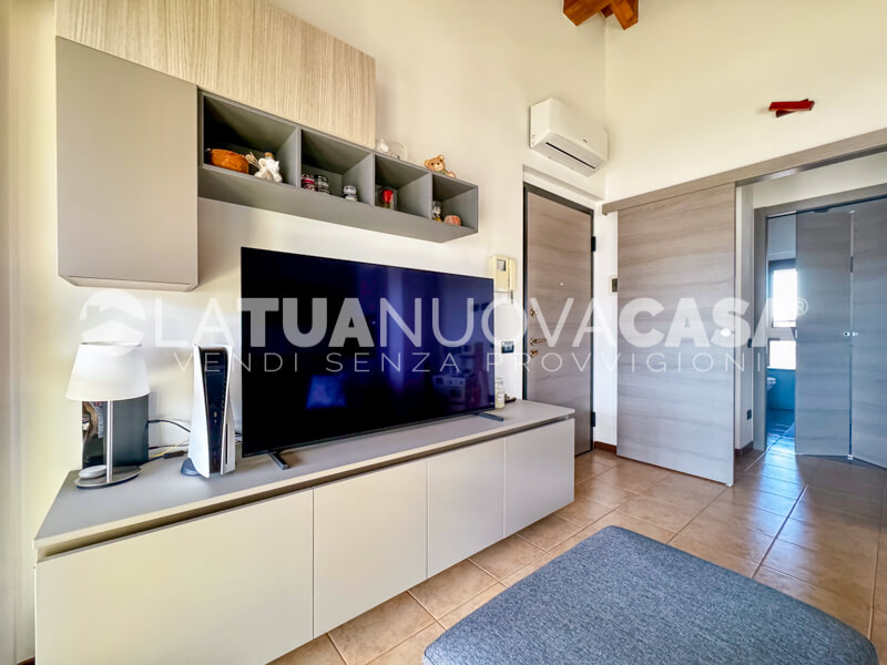 Bilocale con terrazzo, cantina e box doppio a Corbetta - Rif. VECRB1116
