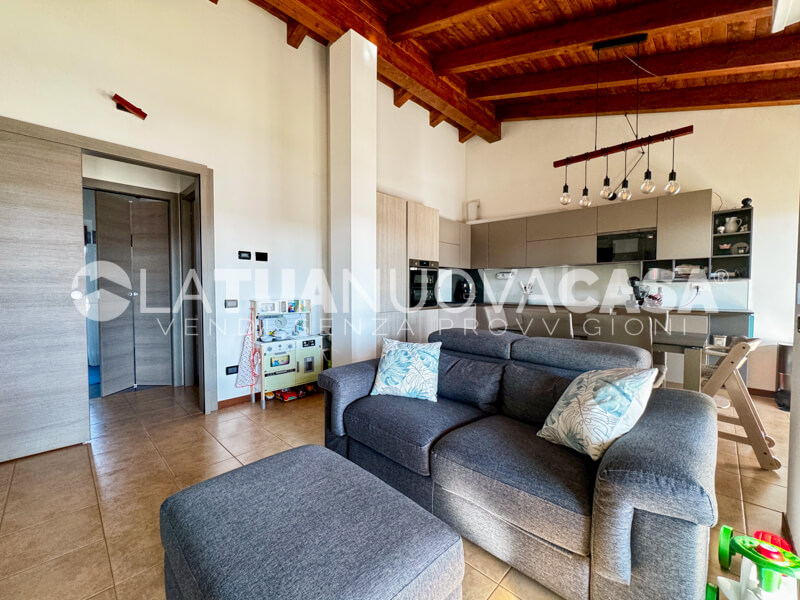 Bilocale con terrazzo, cantina e box doppio a Corbetta - Rif. VECRB1116