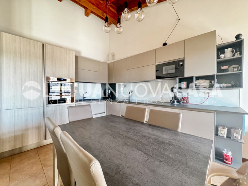 Bilocale con terrazzo, cantina e box doppio a Corbetta - Rif. VECRB1116